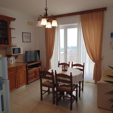 Villa Apartments Mate Cebalo ลุมบาร์ดา ภายนอก รูปภาพ