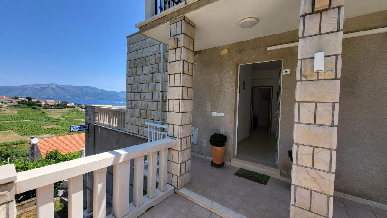 Villa Apartments Mate Cebalo ลุมบาร์ดา ภายนอก รูปภาพ