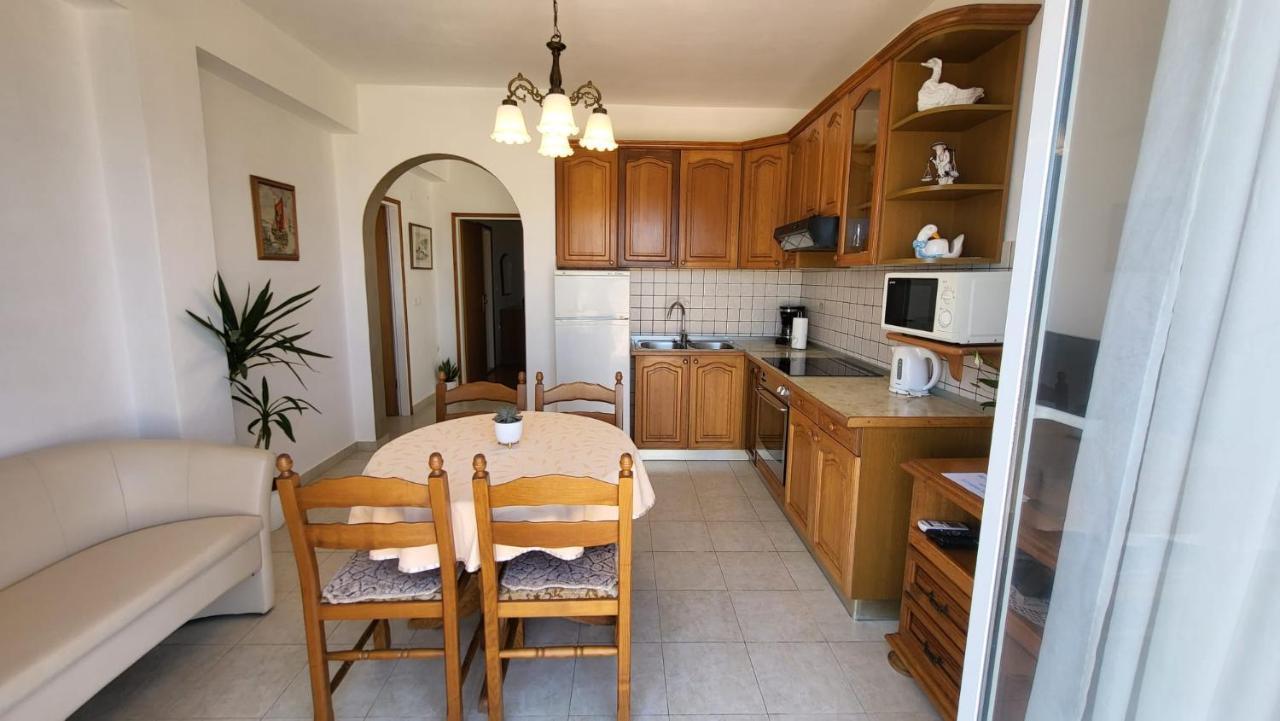 Villa Apartments Mate Cebalo ลุมบาร์ดา ภายนอก รูปภาพ