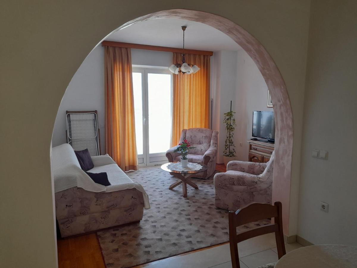 Villa Apartments Mate Cebalo ลุมบาร์ดา ภายนอก รูปภาพ