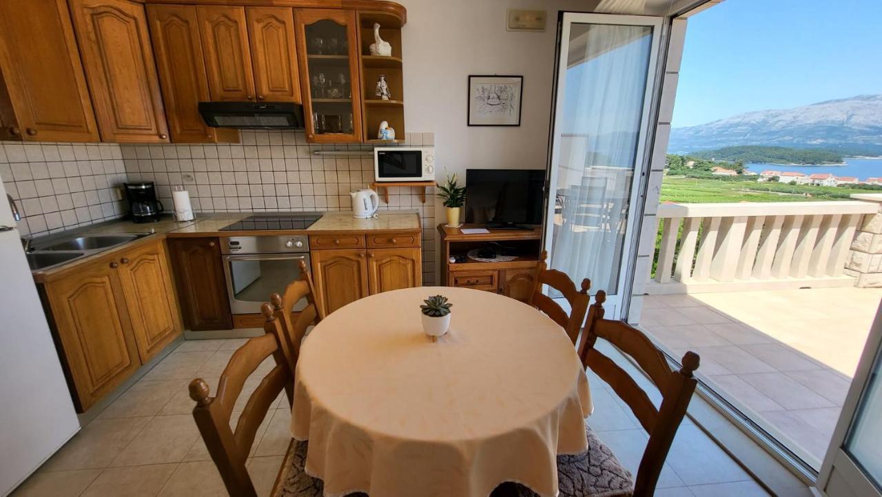 Villa Apartments Mate Cebalo ลุมบาร์ดา ภายนอก รูปภาพ