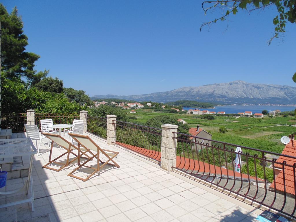 Villa Apartments Mate Cebalo ลุมบาร์ดา ภายนอก รูปภาพ